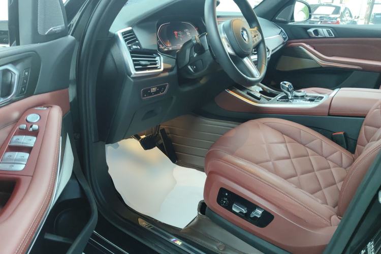 Used BMW X5 2022 Restyled xDrive 40Li M Sport Package
