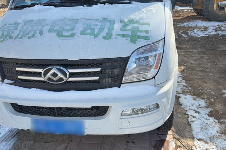 Used SAIC MAXUS Xintu V80 2023 2.0T Manual Classic Aoyuntong Short Wheelbase Mid-Roof 5/6-Seater
