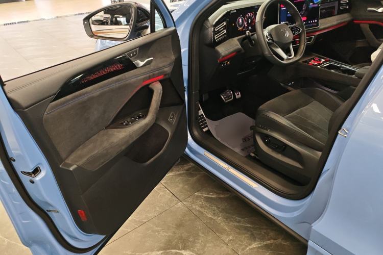 Used Volkswagen Tiguan L 2024 PRO 380TSI Four-Wheel Drive R-Line Prestige Edition
