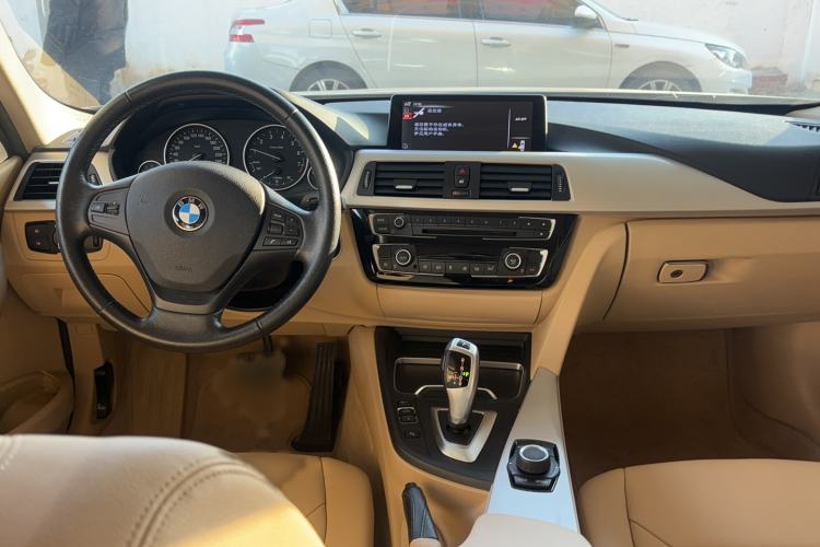Used BMW 3 Series 2016 320Li Ambition Model
