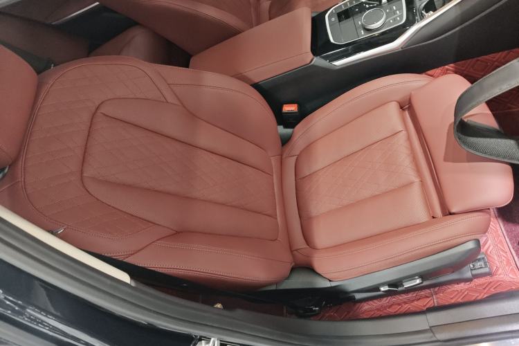 Used BMW i3 2024 eDrive 35 L
