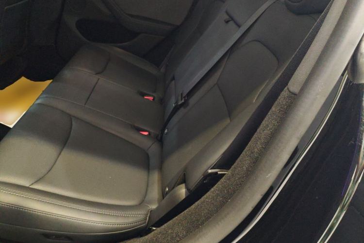 Used Tesla Model Y 2025 Rear-Wheel-Drive Version
