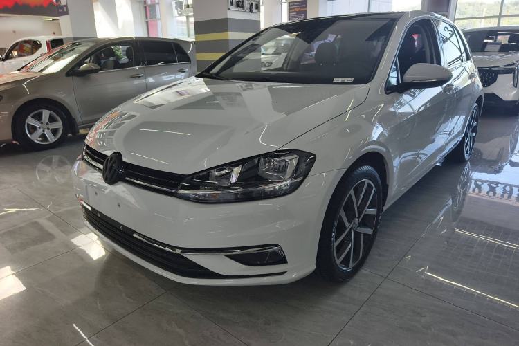 Used Volkswagen Golf 2018 230TSI Automatic Luxury Version
