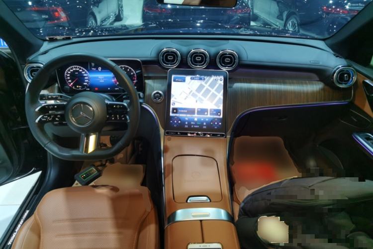 Used Mercedes-Benz GLC 2024 Refreshed GLC 300 L 4MATIC Dynamic Version 5 Seats
