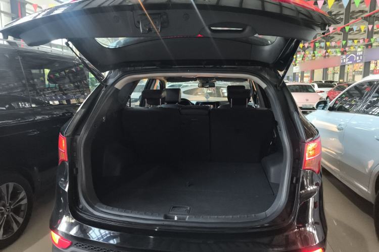 Used Hyundai Santa Fe 2013 2.4L Automatic Two-Wheel Drive Smart Version
