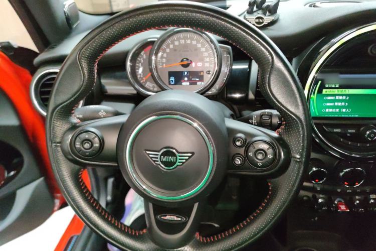 Used  MINI 2018 1.5T COOPER Racing Edition Five-Door Version
