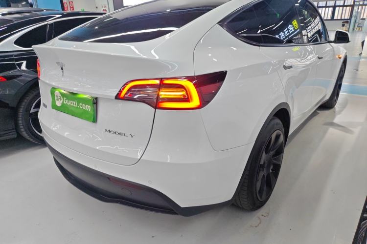 Used Tesla Model Y 2022 Rear-Wheel-Drive Version
