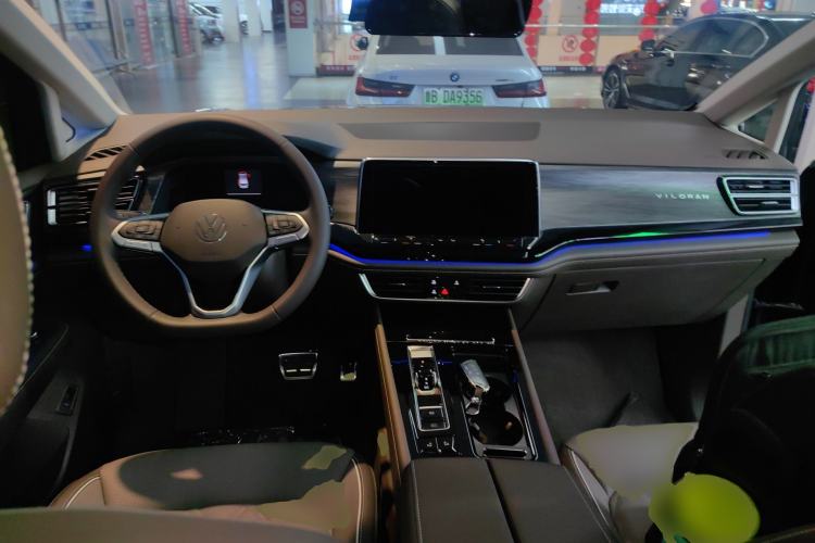 Used Volkswagen Viloran 2024 380TSI Premium Edition
