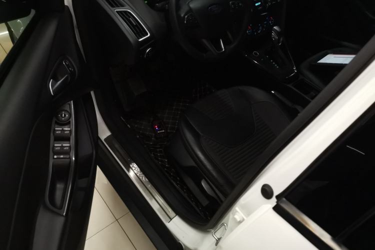 Used Ford Focus 2015 Sedan EcoBoost 125 Automatic Supreme Style Edition
