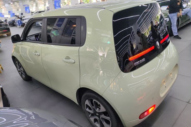 Used ORA White Cat 2022 Upgraded Model 305km Range Luxury Version Lithium-Ion Battery
