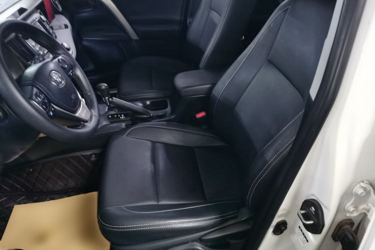 Used Toyota RAV4 2015 2.0L CVT Two-Wheel Drive Fashion Edition
