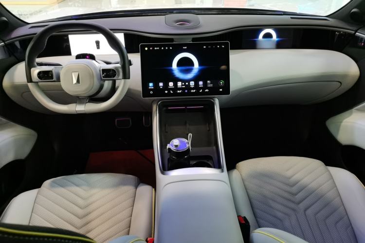 Used  11 2022 Long-Range Dual-Motor Version 5 Seats