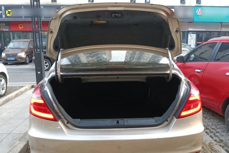 Used Geely Auto Emgrand 2017 Sedan Million Edition 1.5L Manual Luxury Model
