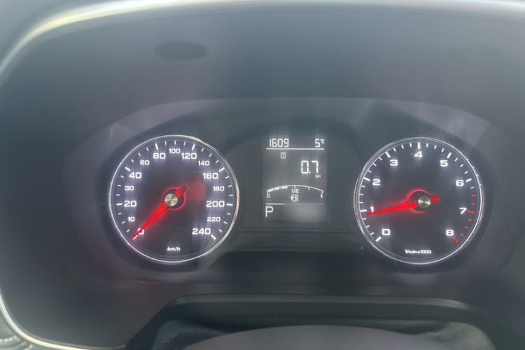 Used Roewe RX5 2016 20T Two-Wheel Drive Automatic Internet Smart Edition