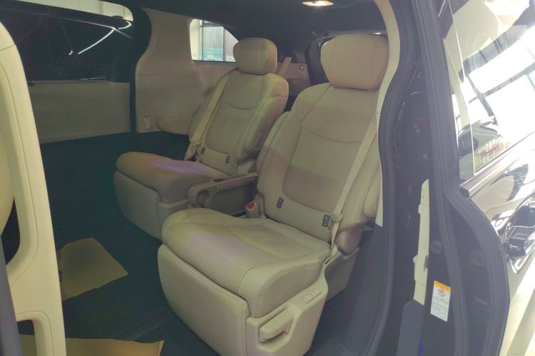 Used Toyota Sienna 2021 2.5L Hybrid Ultimate Edition