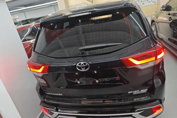 Used Toyota Highlander 2018 2.0T Four-Wheel Drive Prestige Version 7 Seats China VI Standard
