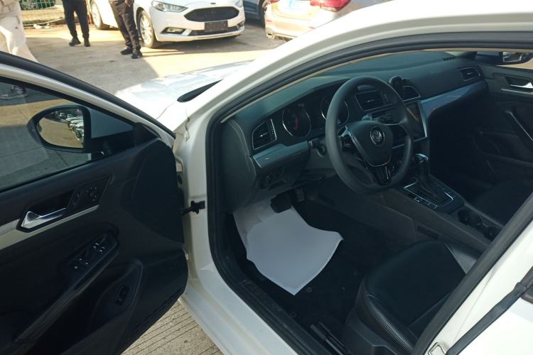 Used Volkswagen Lamando 2017 230TSI DSG Fashion Edition
