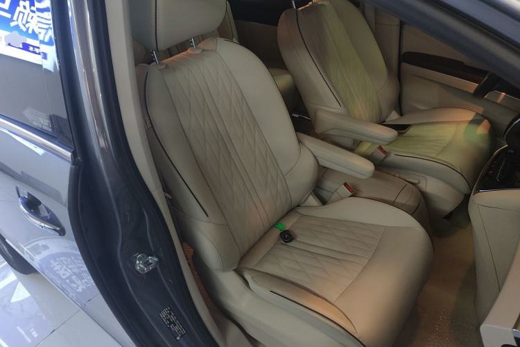 Used Buick GL8 2022 Land Business Class 652T Smart Deluxe Model