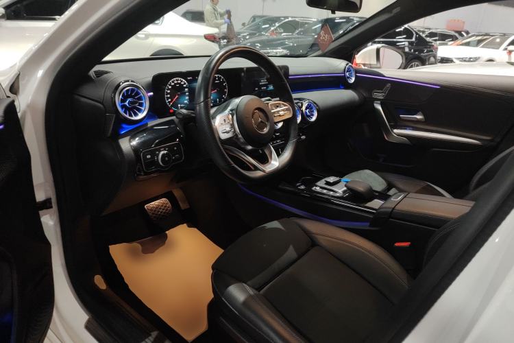 Used Mercedes-Benz A-Class 2022 Revised Version A 200 L Sport Sedan Fashionable Style
