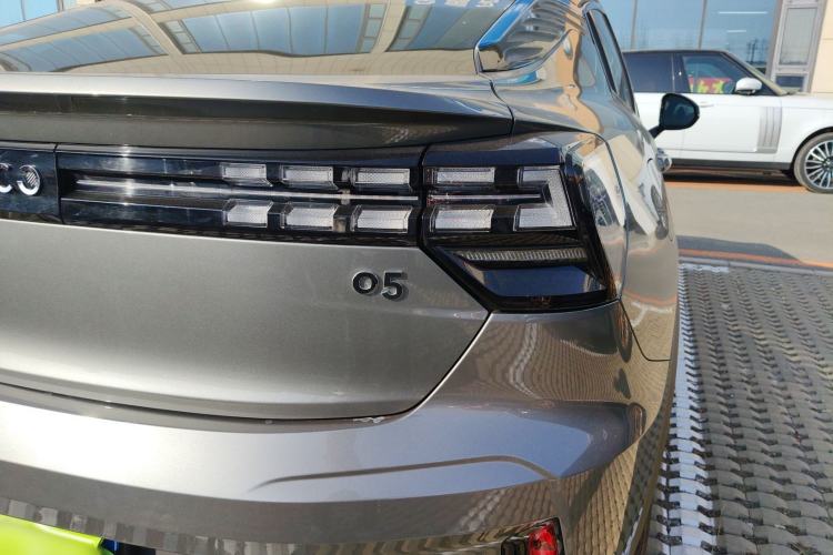 Used Lynk & Co 05 2020 2.0TD Two-Wheel Drive Shine Halo
