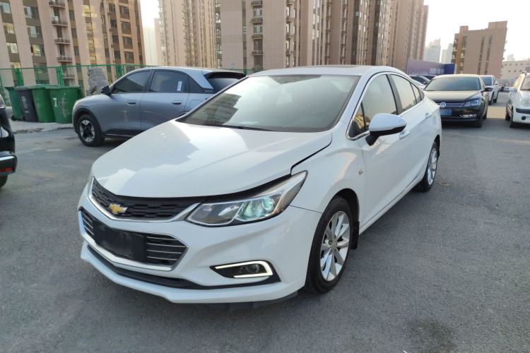 Used Chevrolet Cruze 2018 320 Automatic Pioneer Sunroof Edition
