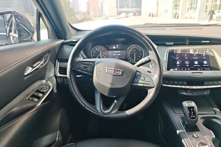 Used Cadillac XT4 2018 28T Two-Wheel Drive Leading Version
