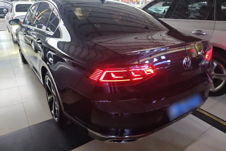 Used Volkswagen Magotan 2023 2 Million Units Limited Edition 330TSI DSG Leading Version