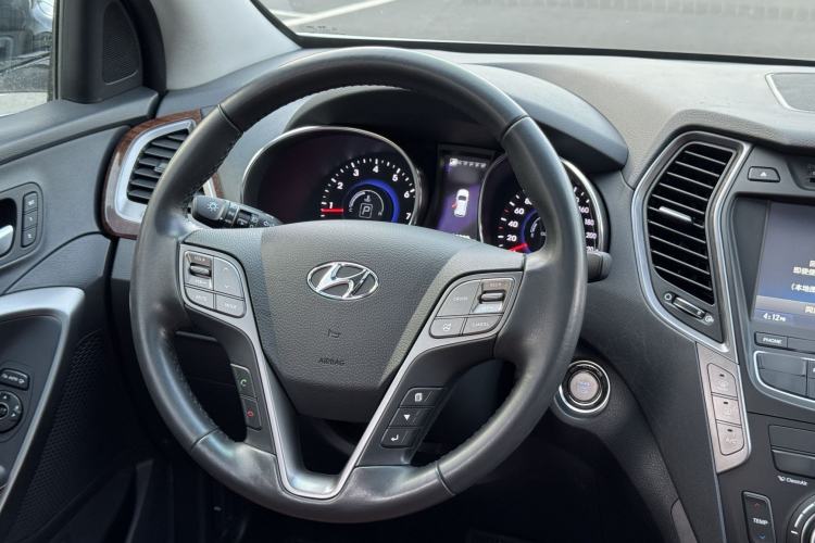 Used Hyundai Grand SantaFe 2013 3.0L 7-Seater 4x4 Flagship Edition