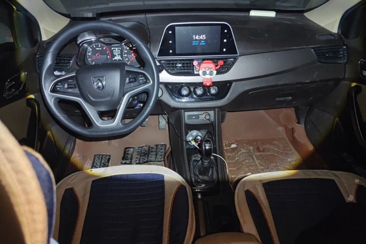 Used Baojun 310W 2017 1.5L Manual Fashion Model China V