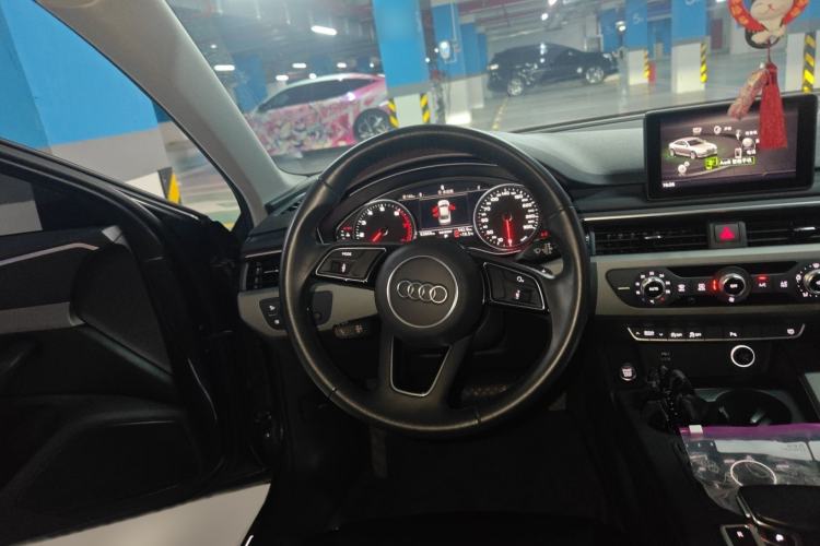 Used Audi A4L 2019 40 TFSI Ambition China VI
