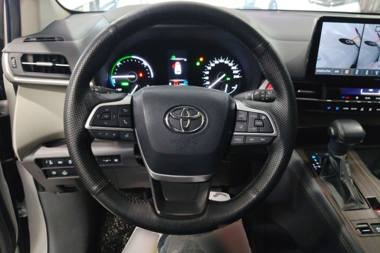 Used Toyota Sienna 2023 2.5L Hybrid Comfort Edition
