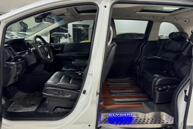 Used Honda Elysion 2019 2.0L Hybrid Luxury Edition
