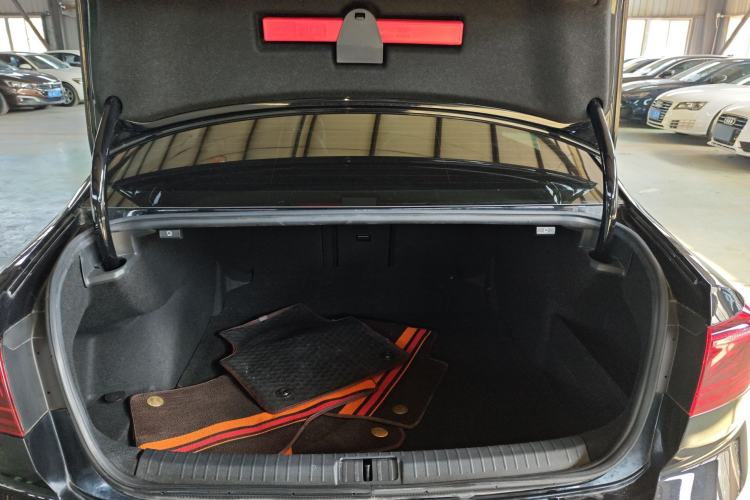 Used Volkswagen Magotan 2023 2 Million Units Limited Edition 330TSI DSG Leading Version
