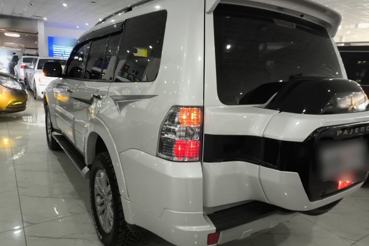 Used Mitsubishi Pajero 2019 V97 3.8L 5-Door GLS Middle East Edition