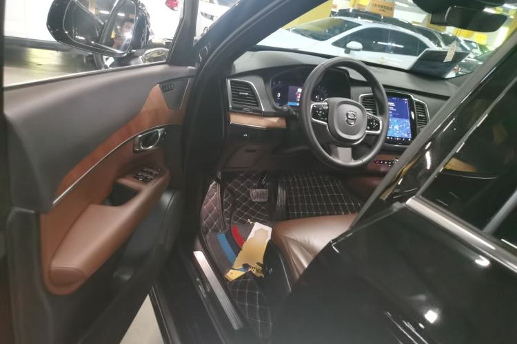 Used Volvo XC90 2023 B5 SmartDrive Luxury Edition 5 Seats
