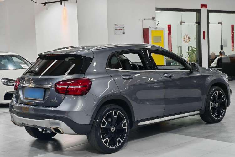 Used Mercedes-Benz GLA 2017 GLA 220 4MATIC Fashion Model
