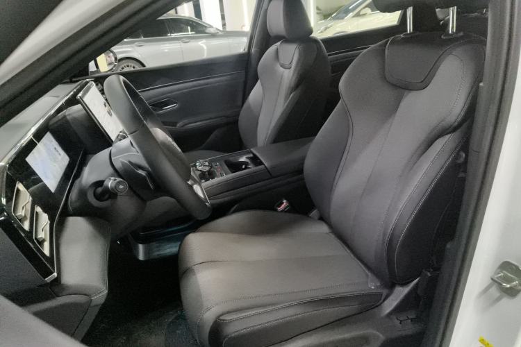 Used BYD Qin L 2025 DM-i Smart Drive 120KM Superior Model
