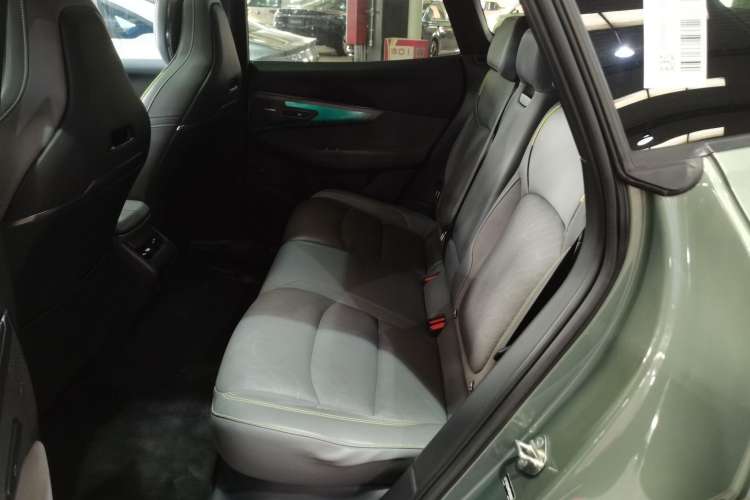 Used Lynk & Co 08 EM-P 2023 220km All-Wheel-Drive Performance Halo
