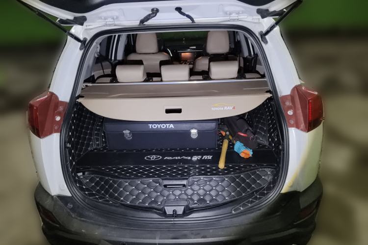 Used Toyota RAV4 2015 2.0L CVT Two-Wheel Drive Urban Edition