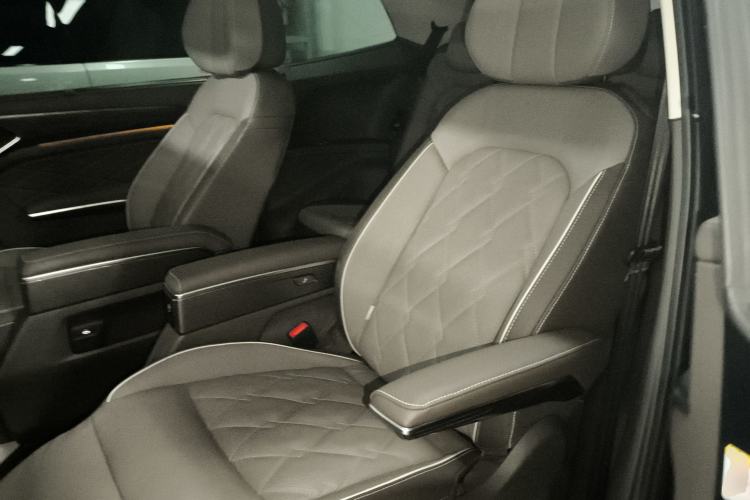 Used Volkswagen Viloran 2022 380TSI Prestige Edition
