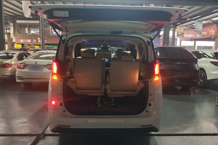 Used Toyota Alphard 2021 Dual-Engine 2.5L Luxury Edition
