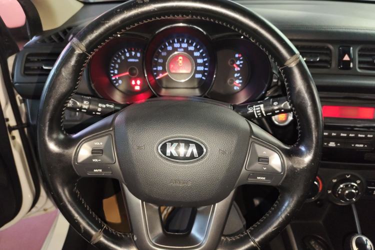 Used Kia K2 2012 Hatchback 1.6L AT Premium Commemorative Edition
