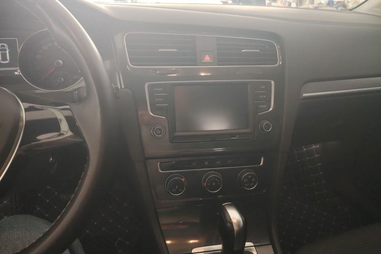 Used Volkswagen Golf 2017 1.6L Automatic Comfort Million-Vehicle Anniversary Edition