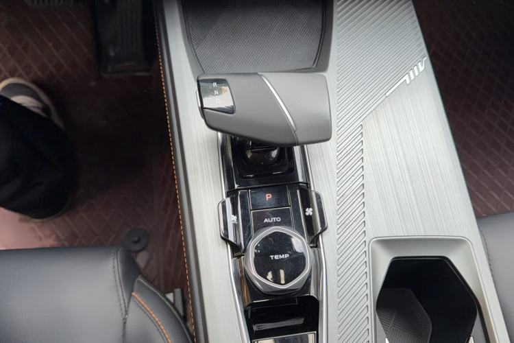 Used Oshan Z6 2023 Blue Whale 1.5T DCT Luxury Model
