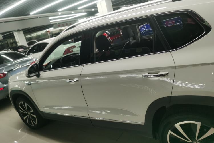 Used Volkswagen Tharu 2020 330TSI All-Wheel-Drive Luxury PLUS China VI Standard