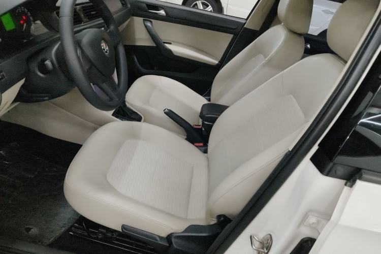 Used Skoda Rapid 2015 1.6L Automatic Smart Selection Model