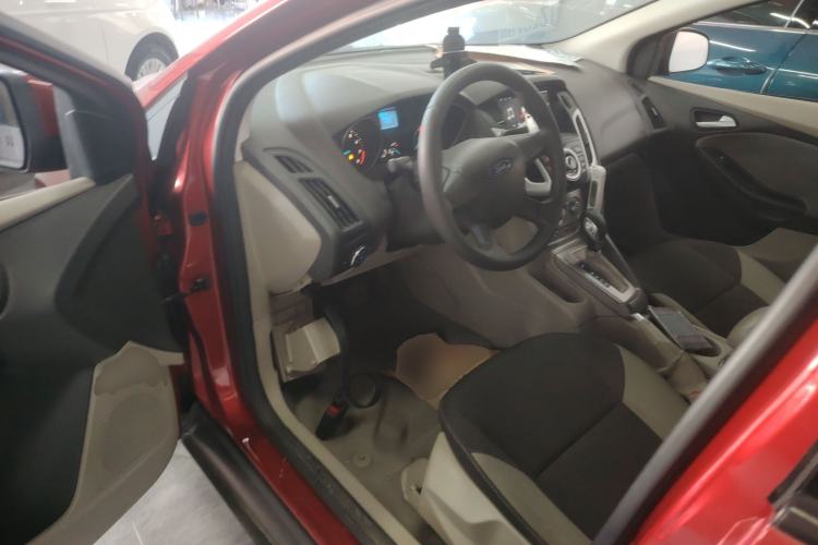 Used Ford Focus 2012 Sedan 1.6L Automatic Comfort Model
