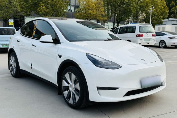Used Tesla Model Y 2023 Long-Range All-Wheel-Drive Version
