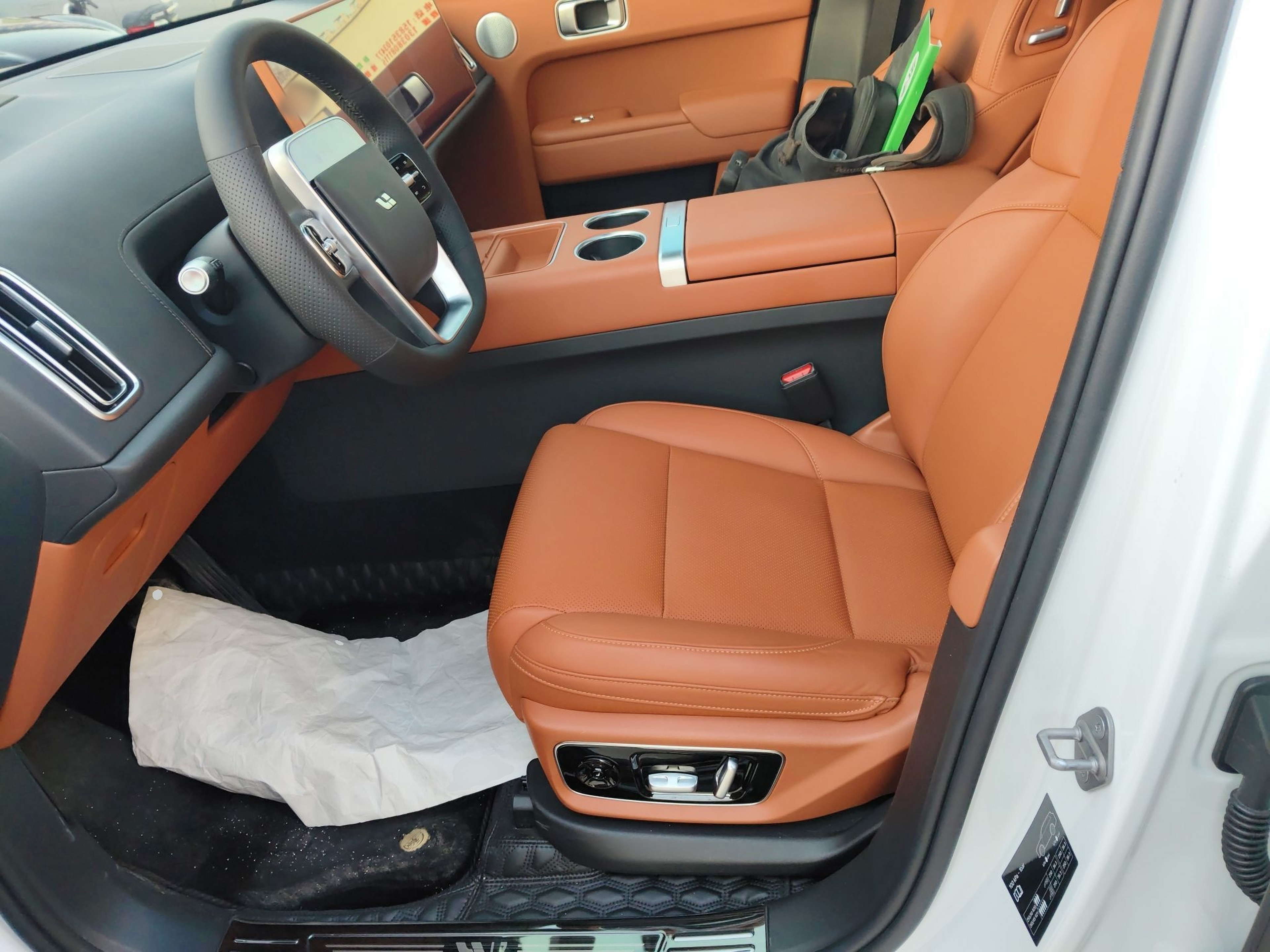 Переднее сиденье в автомобиле