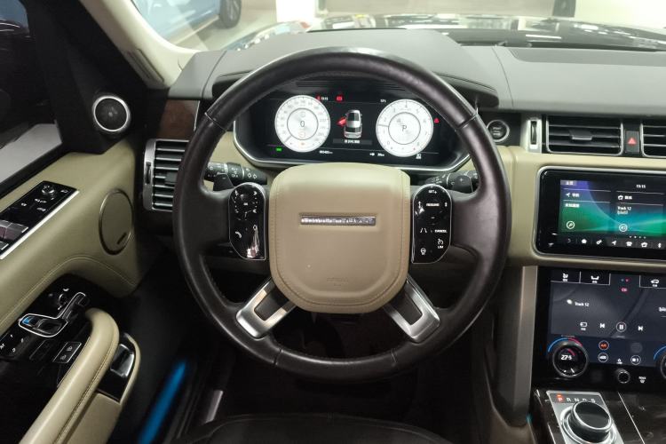 Used Land Rover Range Rover 2022 3.0 L6 400 PS Classic Extended Version